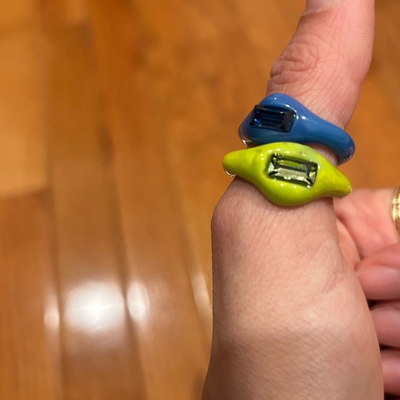 Funky Plastic Rings sz 6-7 - Picture 2 of 3